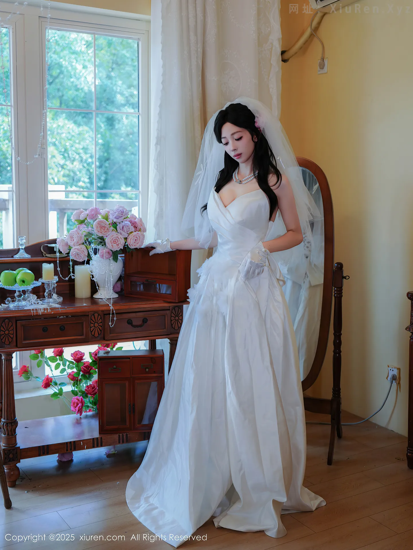 图片[4]-[XiuRen秀人网] VOL.10769 新人模特朱朱molly性感白色婚纱配白色丝袜秀凹凸身材诱惑写真54P-秀人网官方网站